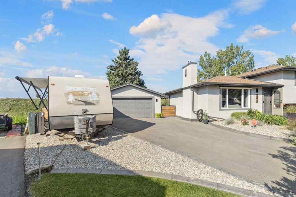 MLS® A2256889 - 363 Cedarille Crescent SW in Cedarbrae Calgary, Residential