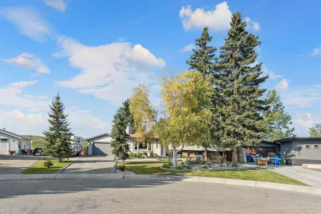 MLS® A2256889 - 363 Cedarille Crescent SW in Cedarbrae Calgary, Residential