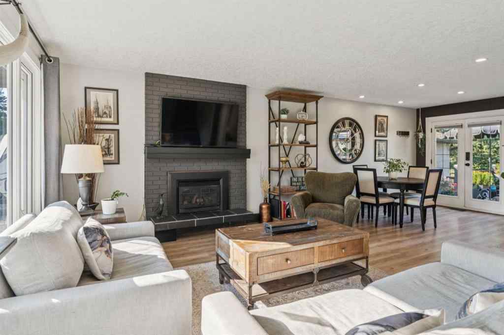 MLS® A2256889 - 363 Cedarille Crescent SW in Cedarbrae Calgary, Residential