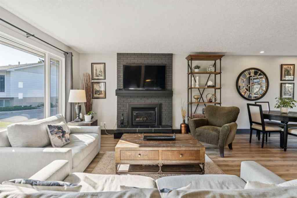 MLS® A2256889 - 363 Cedarille Crescent SW in Cedarbrae Calgary, Residential