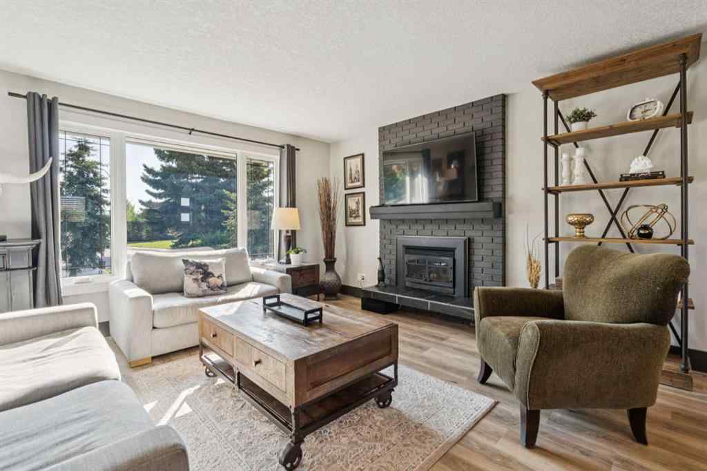 MLS® A2256889 - 363 Cedarille Crescent SW in Cedarbrae Calgary, Residential