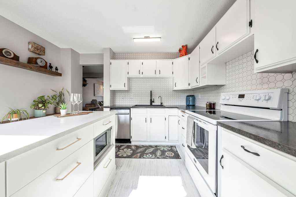 MLS® #A2256890 - 41 Midridge Gardens SE in Midnapore Calgary, Residential Open Houses