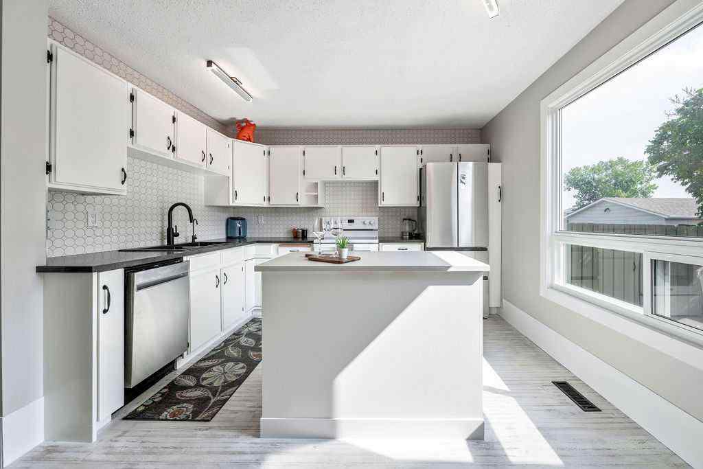 MLS® #A2256890 - 41 Midridge Gardens SE in Midnapore Calgary, Residential Open Houses