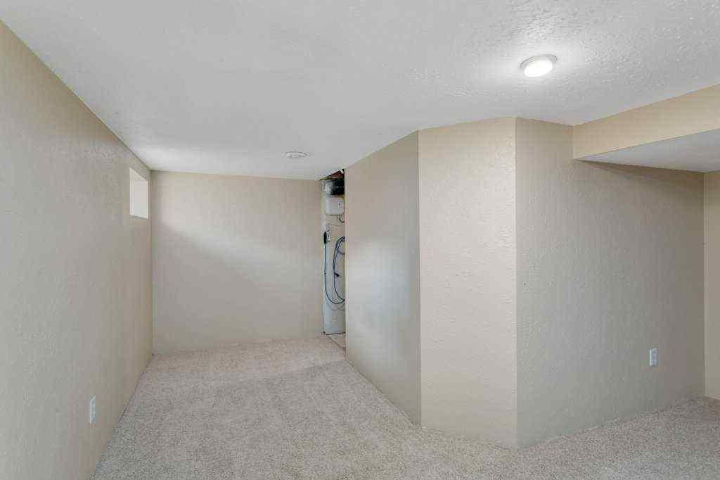 MLS® A2256902 - 5009 54 Avenue  in Central Ponoka Ponoka, Residential