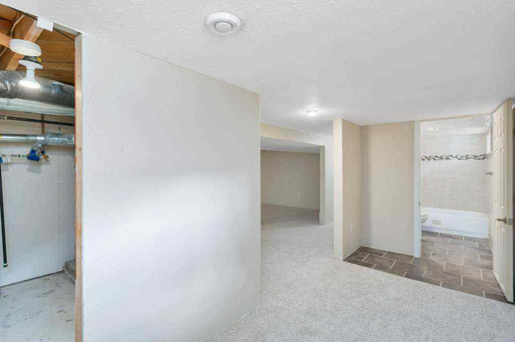 MLS® A2256902 - 5009 54 Avenue  in Central Ponoka Ponoka, Residential