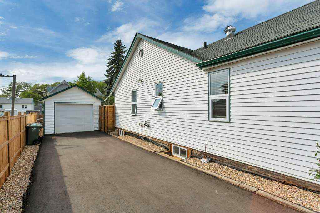 MLS® A2256902 - 5009 54 Avenue  in Central Ponoka Ponoka, Residential