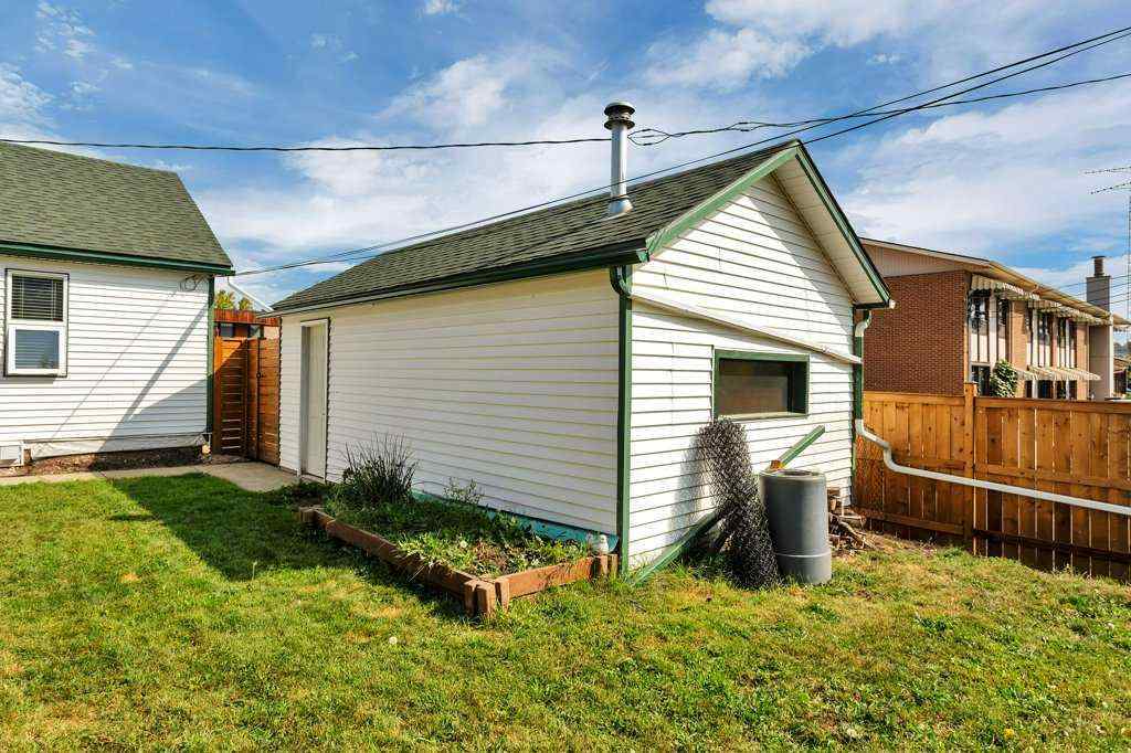 MLS® A2256902 - 5009 54 Avenue  in Central Ponoka Ponoka, Residential