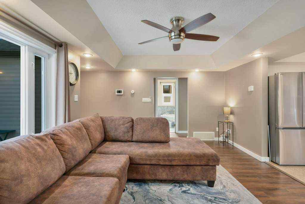 MLS® A2256902 - 5009 54 Avenue  in Central Ponoka Ponoka, Residential