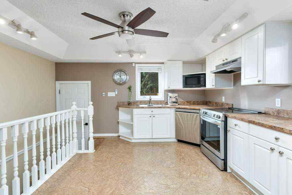 MLS® A2256902 - 5009 54 Avenue  in Central Ponoka Ponoka, Residential
