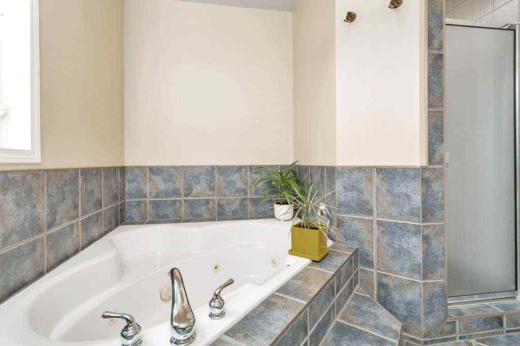 MLS® A2256902 - 5009 54 Avenue  in Central Ponoka Ponoka, Residential