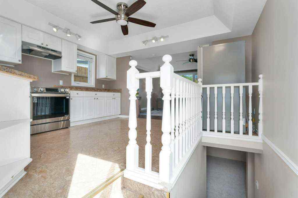 MLS® A2256902 - 5009 54 Avenue  in Central Ponoka Ponoka, Residential
