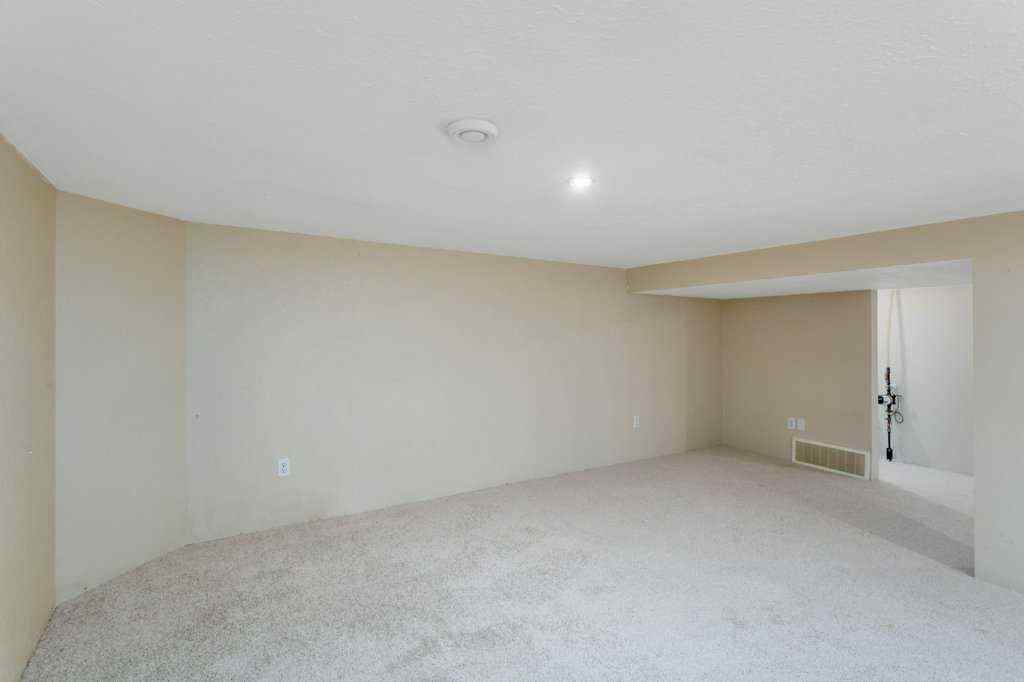MLS® A2256902 - 5009 54 Avenue  in Central Ponoka Ponoka, Residential