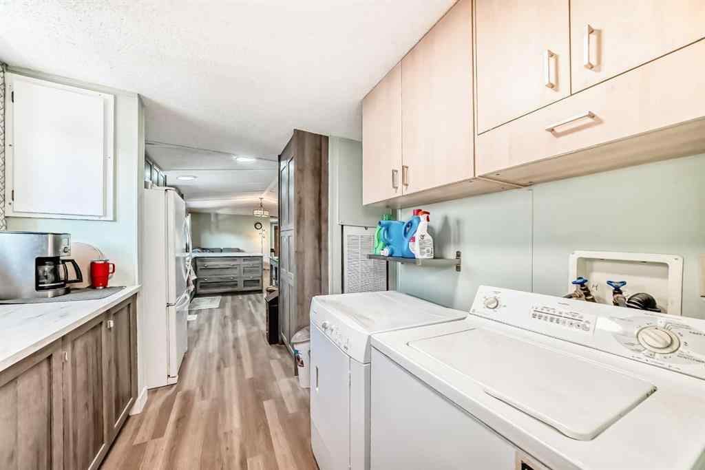 MLS® A2256903 - 17 Burroughs Place NE in Monterey Park Calgary, Mobile