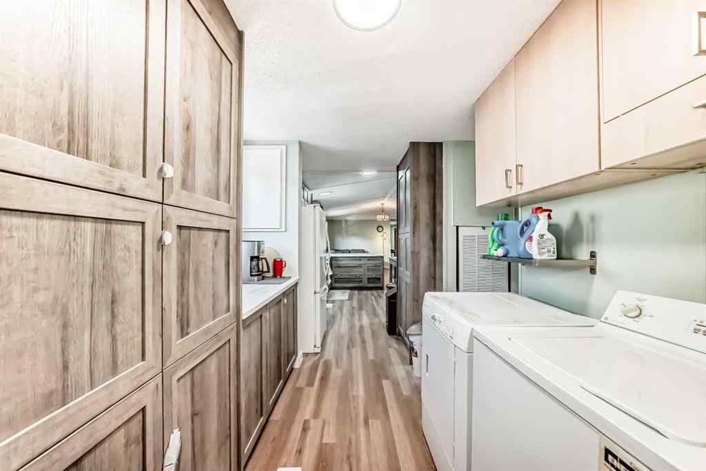 MLS® A2256903 - 17 Burroughs Place NE in Monterey Park Calgary, Mobile