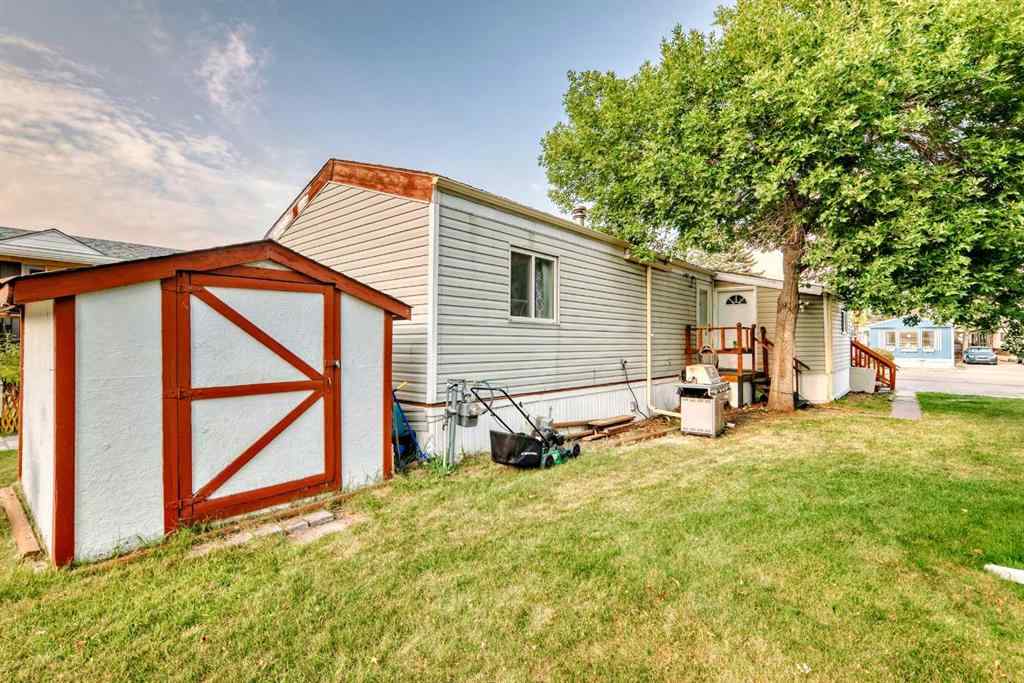 MLS® A2256903 - 17 Burroughs Place NE in Monterey Park Calgary, Mobile