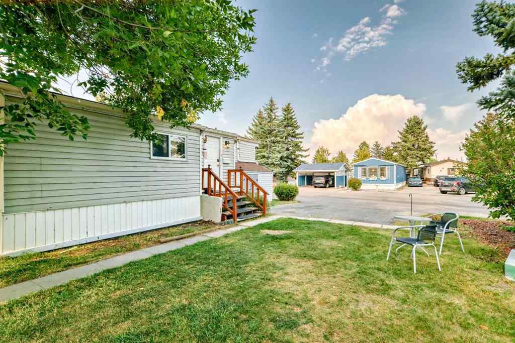 MLS® A2256903 - 17 Burroughs Place NE in Monterey Park Calgary, Mobile