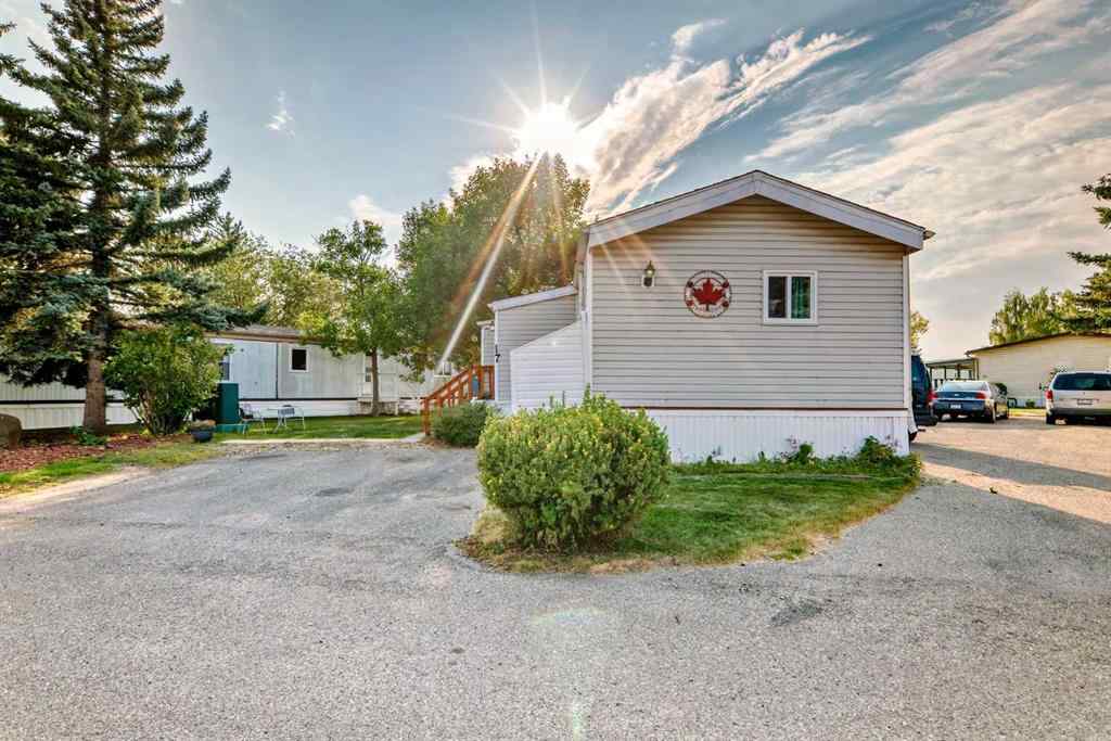 MLS® A2256903 - 17 Burroughs Place NE in Monterey Park Calgary, Mobile