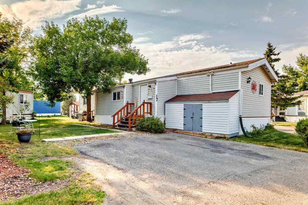 MLS® A2256903 - 17 Burroughs Place NE in Monterey Park Calgary, Mobile