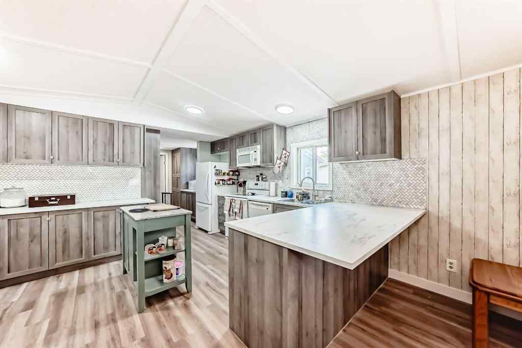 MLS® A2256903 - 17 Burroughs Place NE in Monterey Park Calgary, Mobile