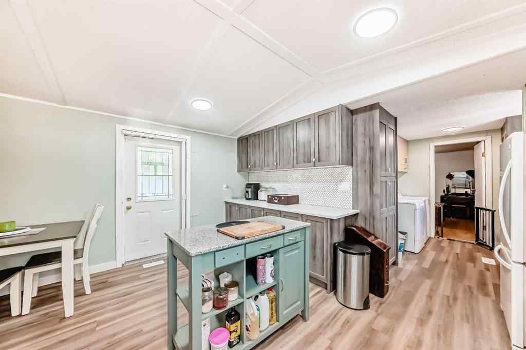 MLS® A2256903 - 17 Burroughs Place NE in Monterey Park Calgary, Mobile