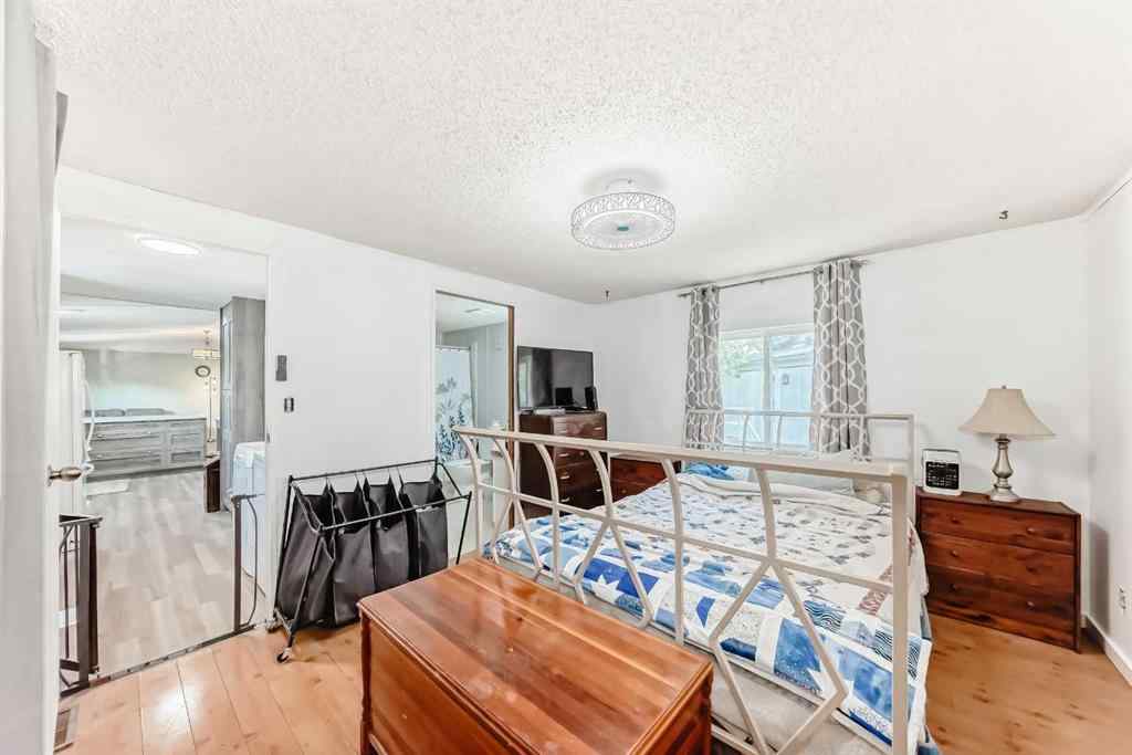MLS® A2256903 - 17 Burroughs Place NE in Monterey Park Calgary, Mobile