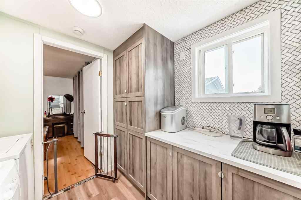 MLS® A2256903 - 17 Burroughs Place NE in Monterey Park Calgary, Mobile