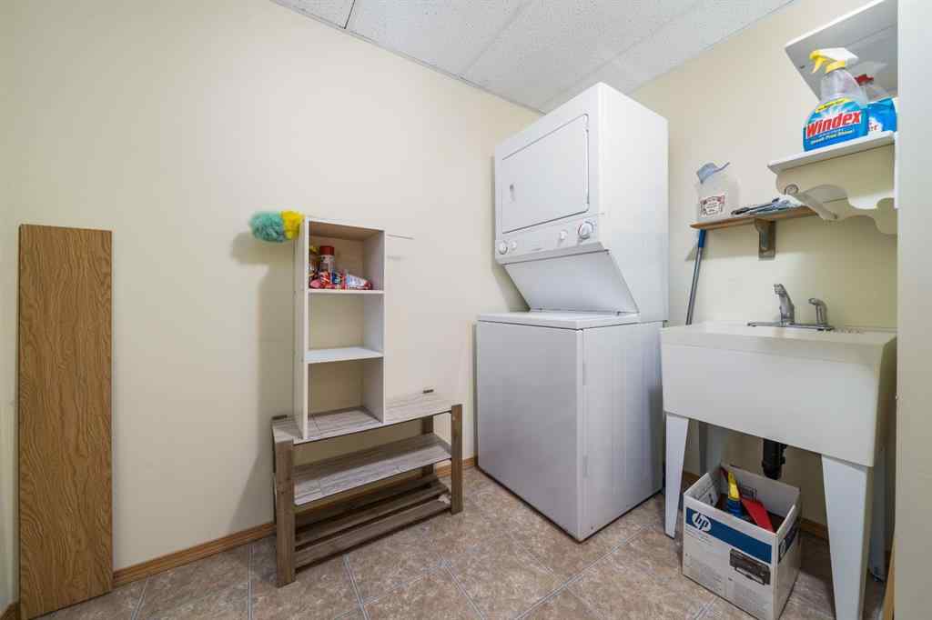 MLS® A2256906 - Unit #210 194 Sunrise Circle SW in SW Southridge Medicine Hat, Residential