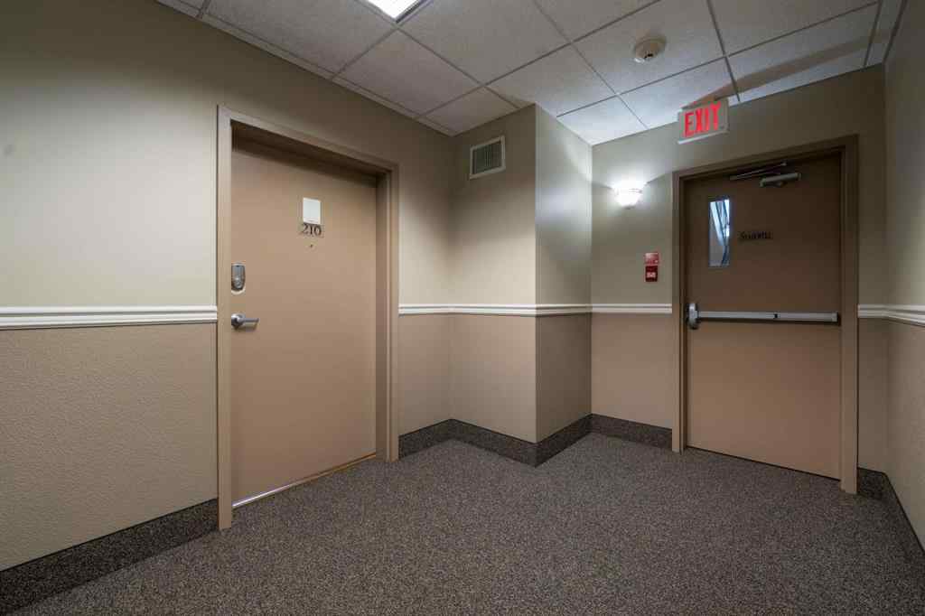 MLS® A2256906 - Unit #210 194 Sunrise Circle SW in SW Southridge Medicine Hat, Residential