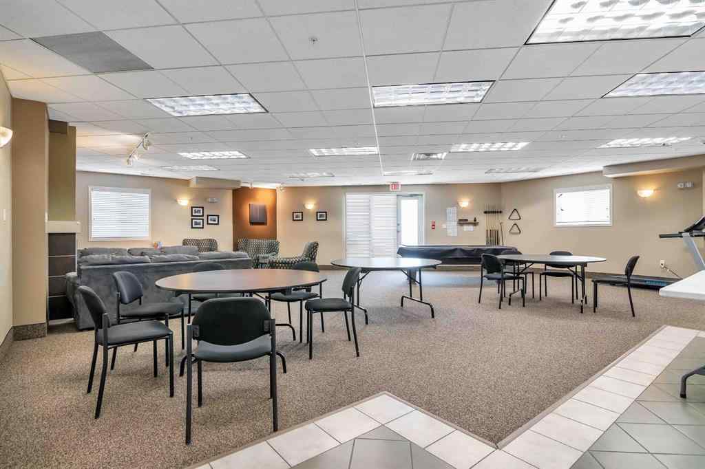 MLS® A2256906 - Unit #210 194 Sunrise Circle SW in SW Southridge Medicine Hat, Residential