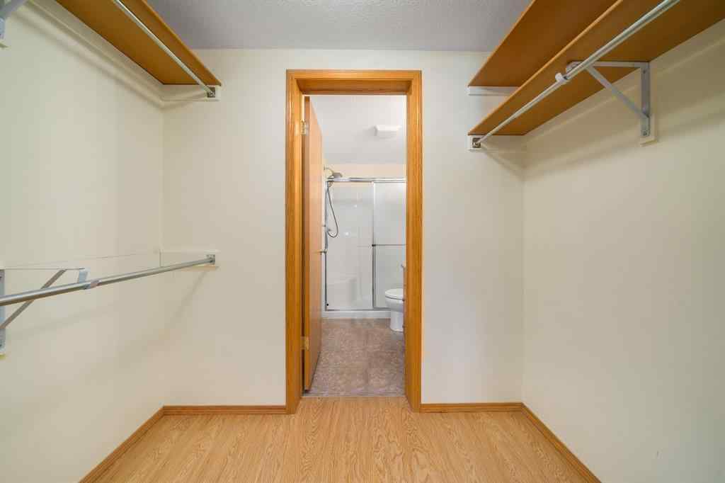 MLS® A2256906 - Unit #210 194 Sunrise Circle SW in SW Southridge Medicine Hat, Residential