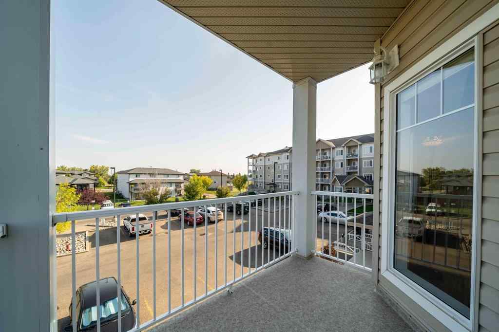 MLS® A2256906 - Unit #210 194 Sunrise Circle SW in SW Southridge Medicine Hat, Residential