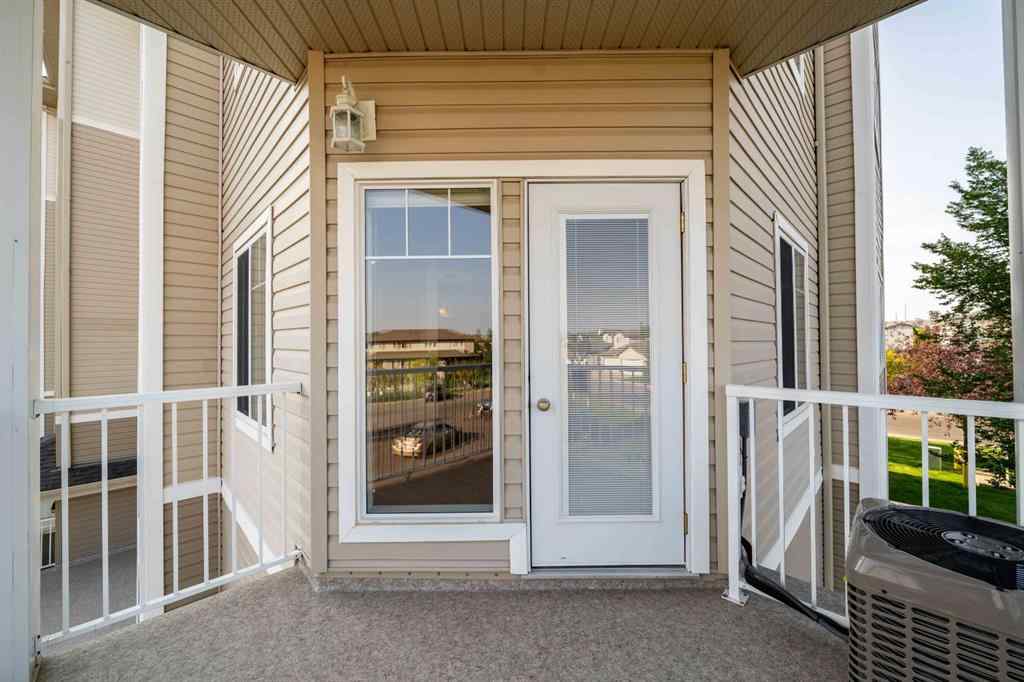 MLS® A2256906 - Unit #210 194 Sunrise Circle SW in SW Southridge Medicine Hat, Residential