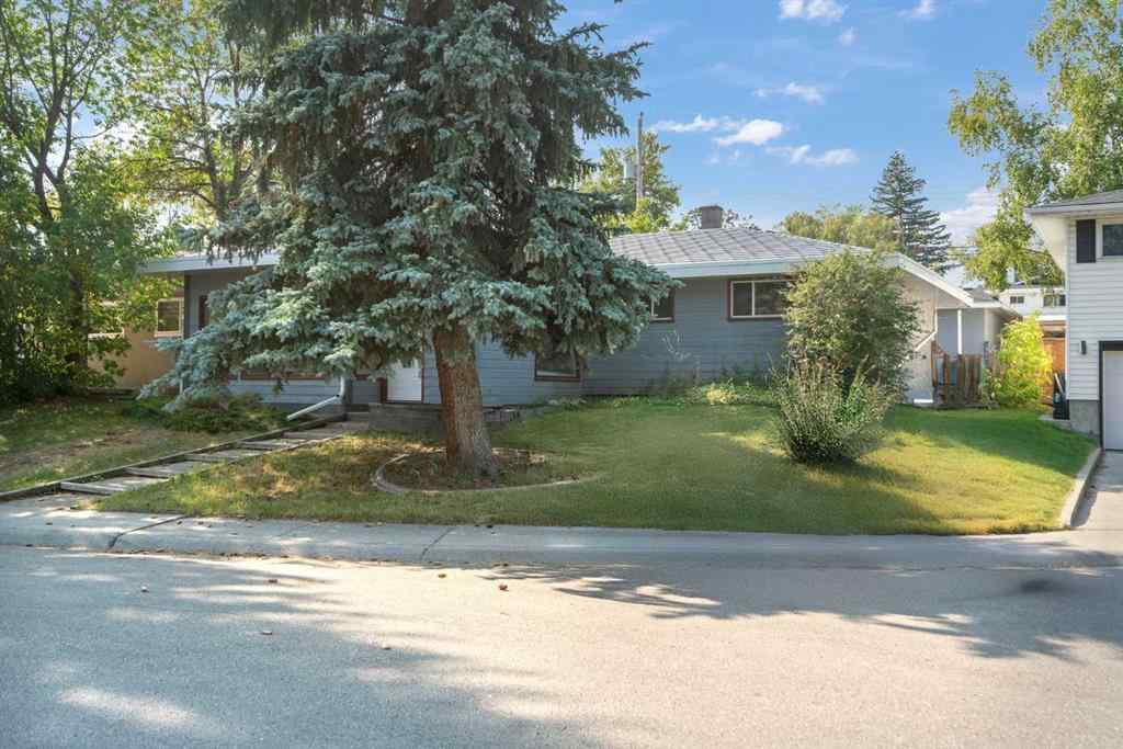 MLS® A2256911 - 34 Kendall Place SW in Kingsland Calgary, Residential