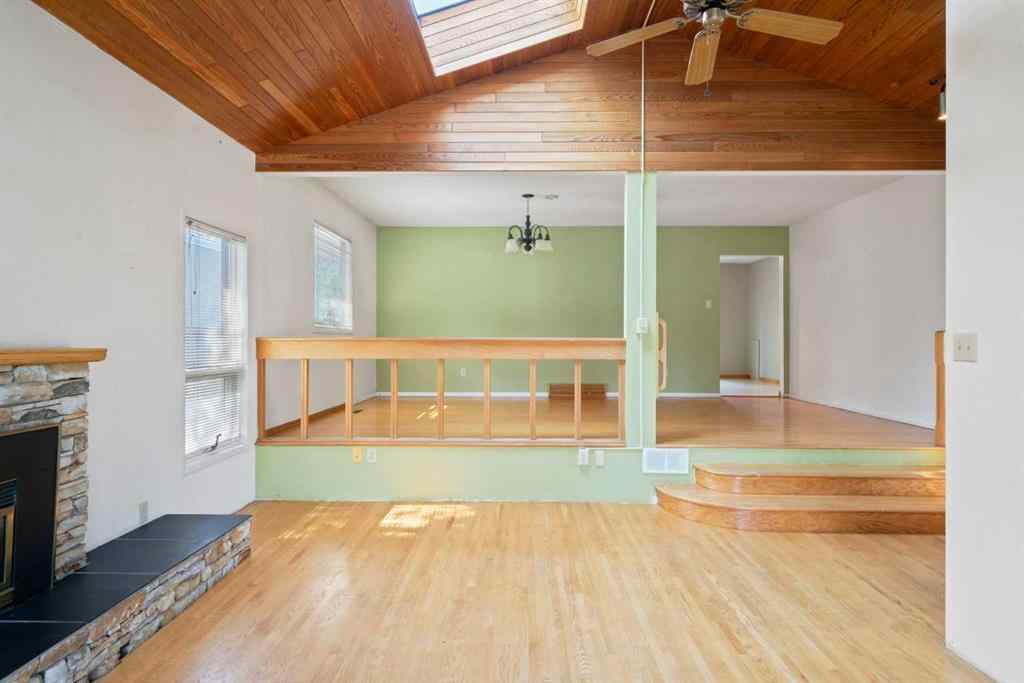 MLS® A2256911 - 34 Kendall Place SW in Kingsland Calgary, Residential