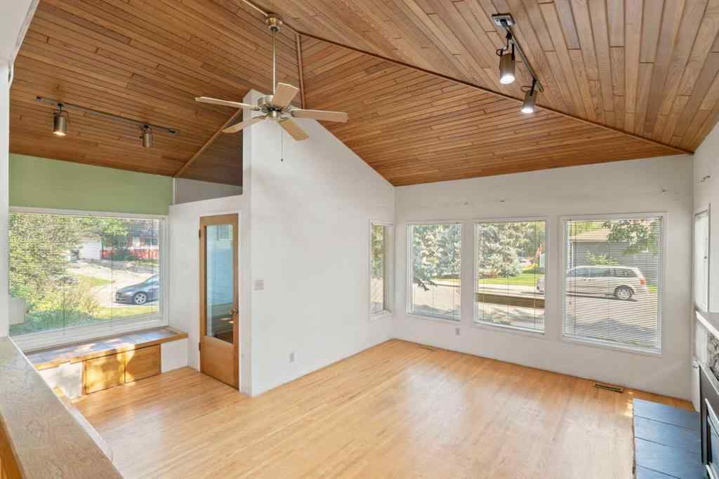 MLS® A2256911 - 34 Kendall Place SW in Kingsland Calgary, Residential