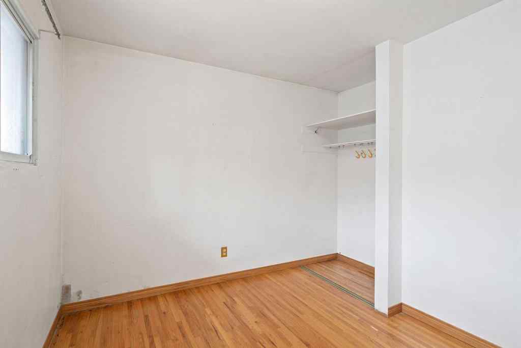 MLS® A2256911 - 34 Kendall Place SW in Kingsland Calgary, Residential