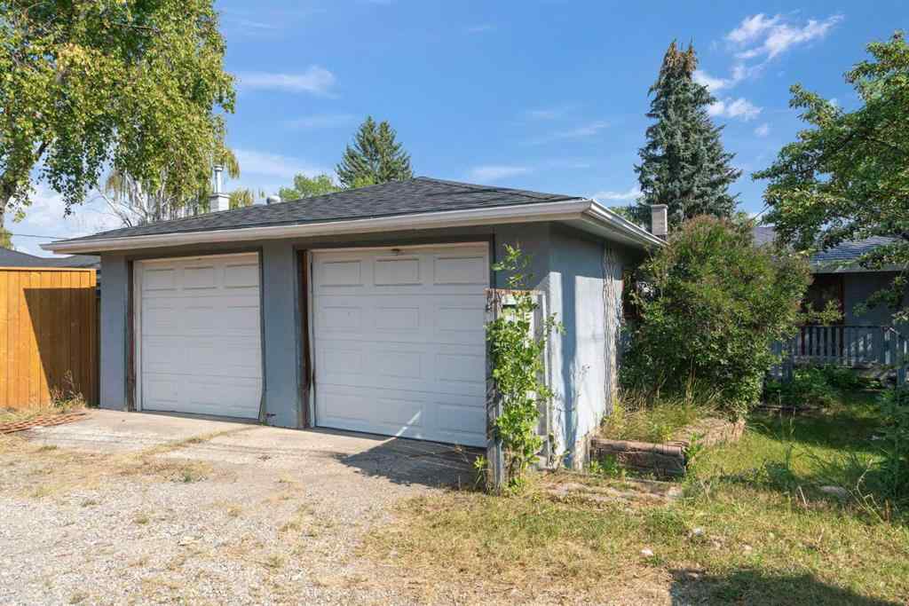 MLS® A2256911 - 34 Kendall Place SW in Kingsland Calgary, Residential