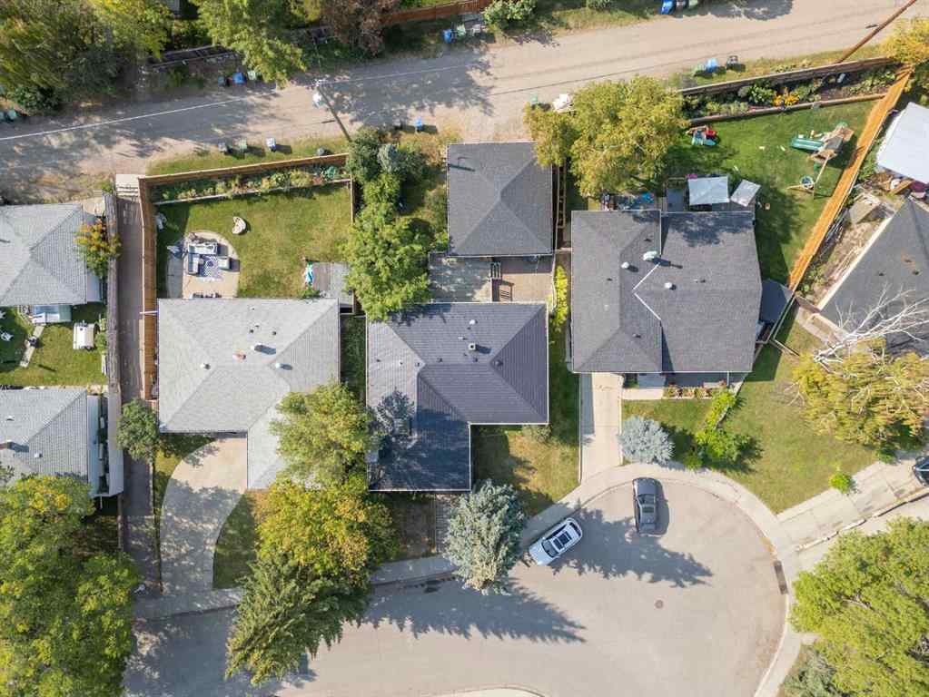 MLS® A2256911 - 34 Kendall Place SW in Kingsland Calgary, Residential
