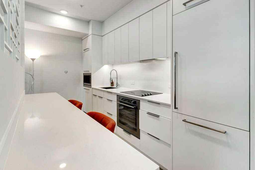 MLS® A2256926 - Unit #206 3130 Thirsk Street NW in University District Calgary, Residential
