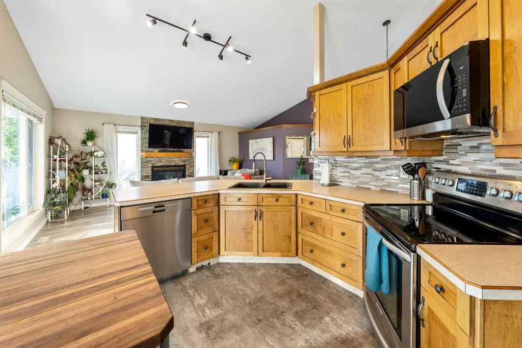 MLS® A2256927 - 1607 Sunshine Close SE in Sunshine Meadow High River, Residential
