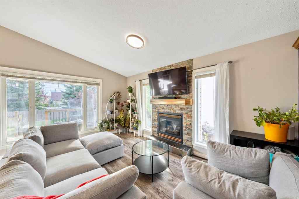MLS® A2256927 - 1607 Sunshine Close SE in Sunshine Meadow High River, Residential