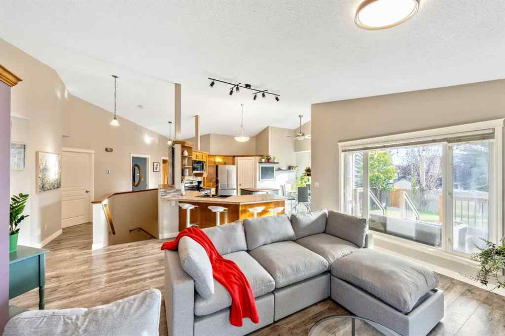 MLS® A2256927 - 1607 Sunshine Close SE in Sunshine Meadow High River, Residential