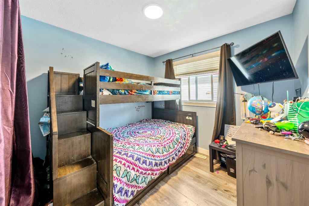 MLS® A2256927 - 1607 Sunshine Close SE in Sunshine Meadow High River, Residential