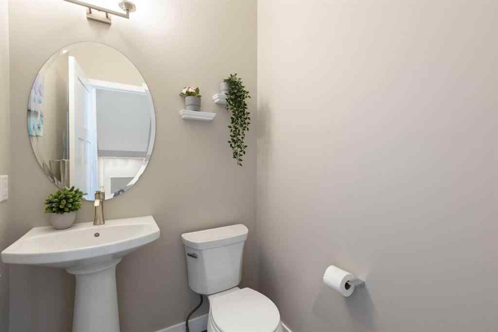 MLS® A2256933 - 272 Sundown Road  in Sunset Ridge Cochrane, Residential