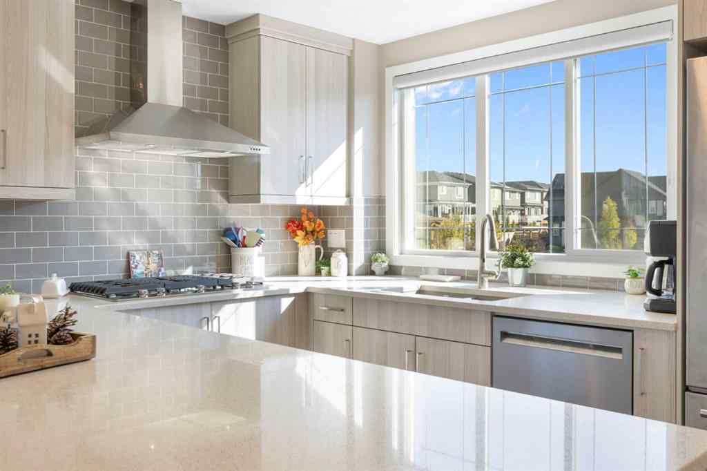 MLS® A2256933 - 272 Sundown Road  in Sunset Ridge Cochrane, Residential