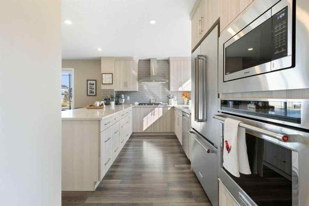 MLS® A2256933 - 272 Sundown Road  in Sunset Ridge Cochrane, Residential