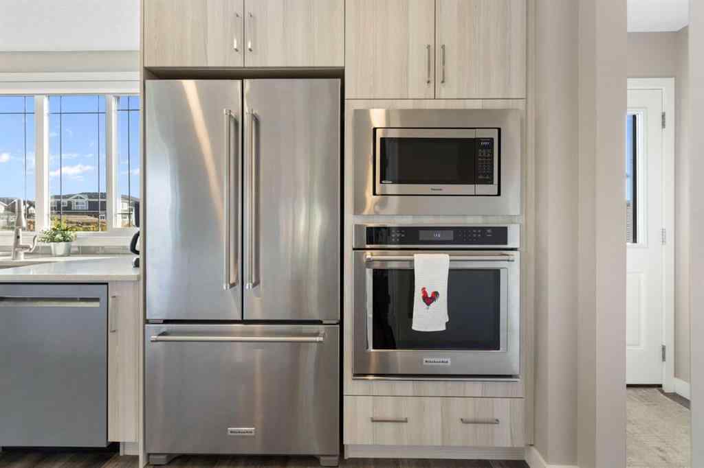 MLS® A2256933 - 272 Sundown Road  in Sunset Ridge Cochrane, Residential
