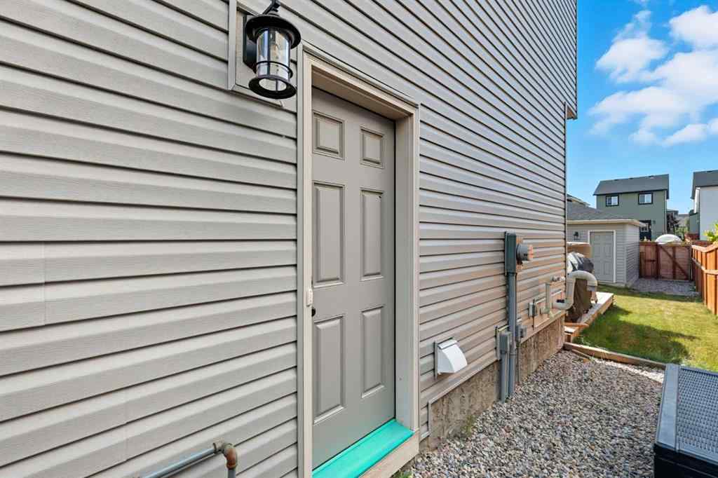MLS® A2256936 - 443 Hillcrest Manor SW in Hillcrest Airdrie, Residential