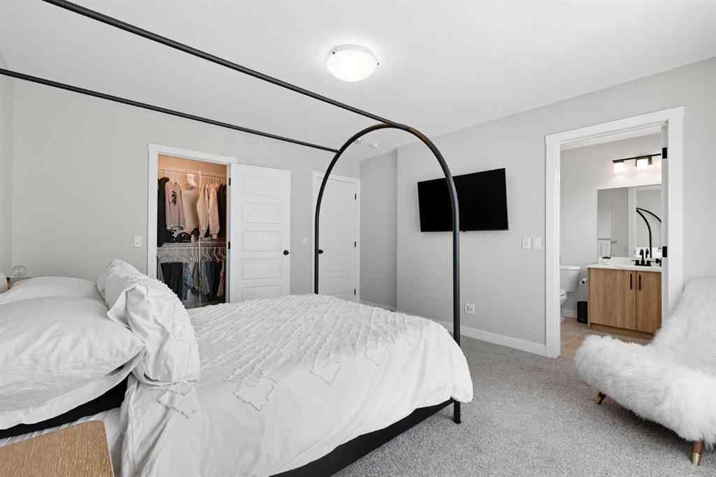 MLS® A2256936 - 443 Hillcrest Manor SW in Hillcrest Airdrie, Residential
