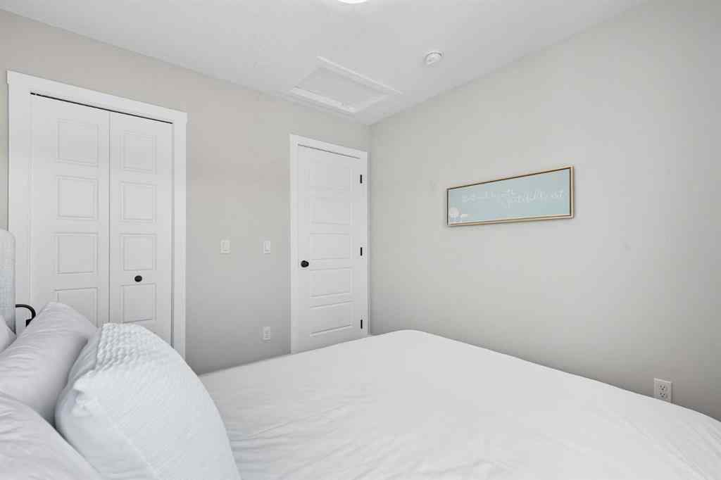 MLS® A2256936 - 443 Hillcrest Manor SW in Hillcrest Airdrie, Residential